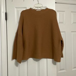 CAMEL BOXY SWEATER